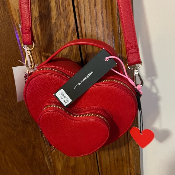 Crossbody Double Heart Red Purse - Picture 3 of 4